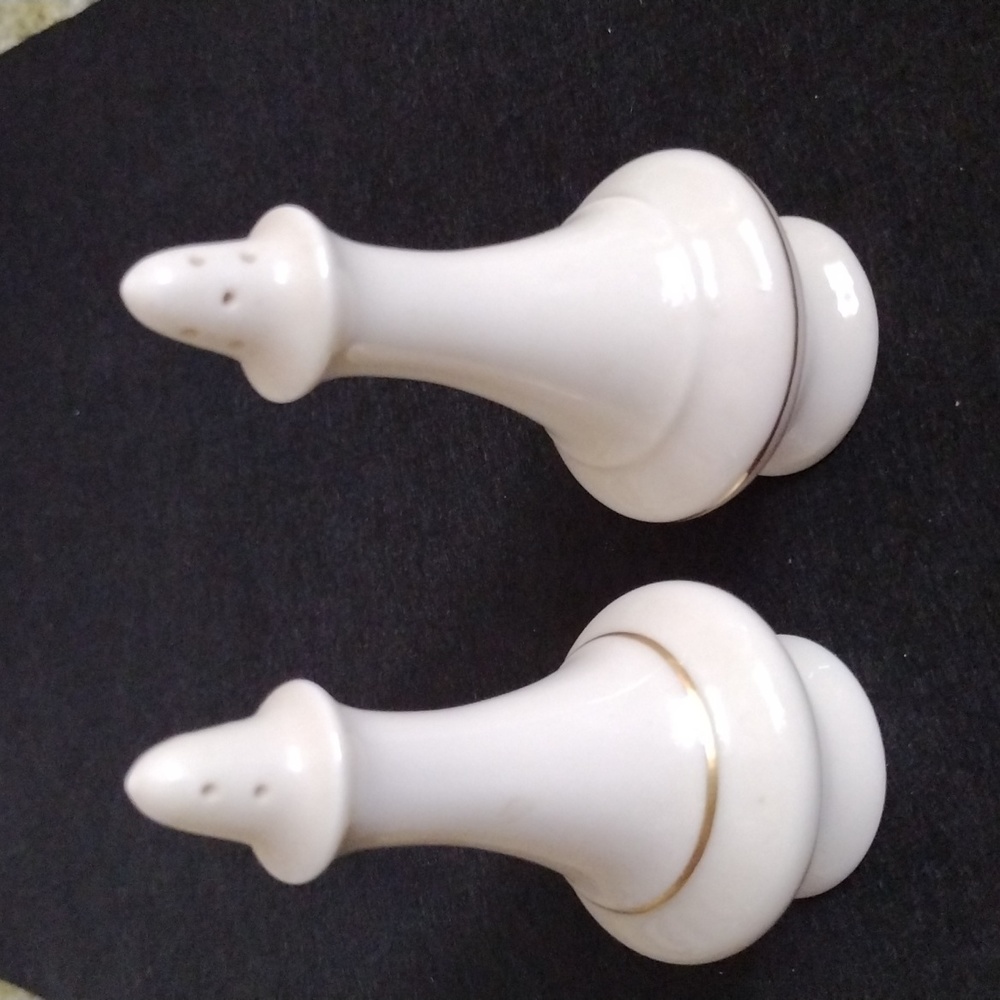 Vintage Lenox salt & pepper shakers